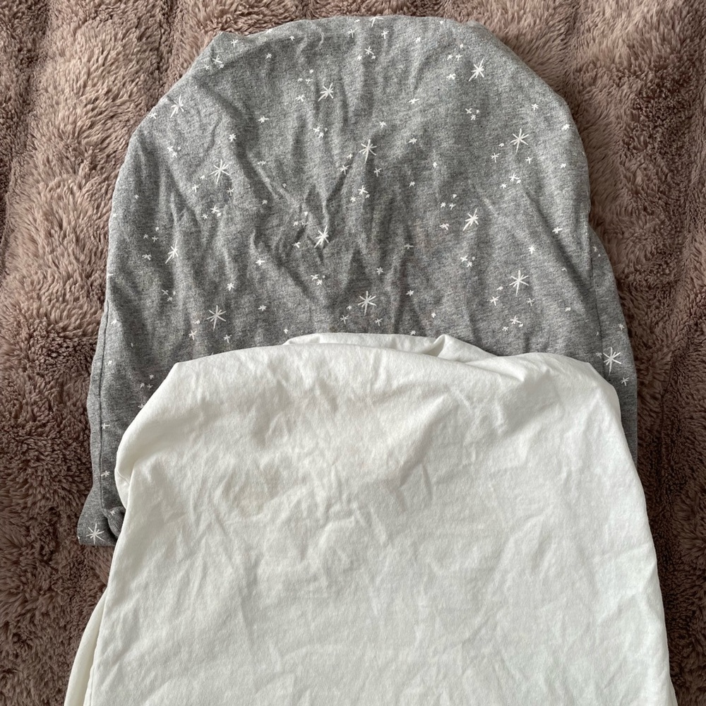 Happiest baby! The snoo! Slightly used sheets. Lot of two!